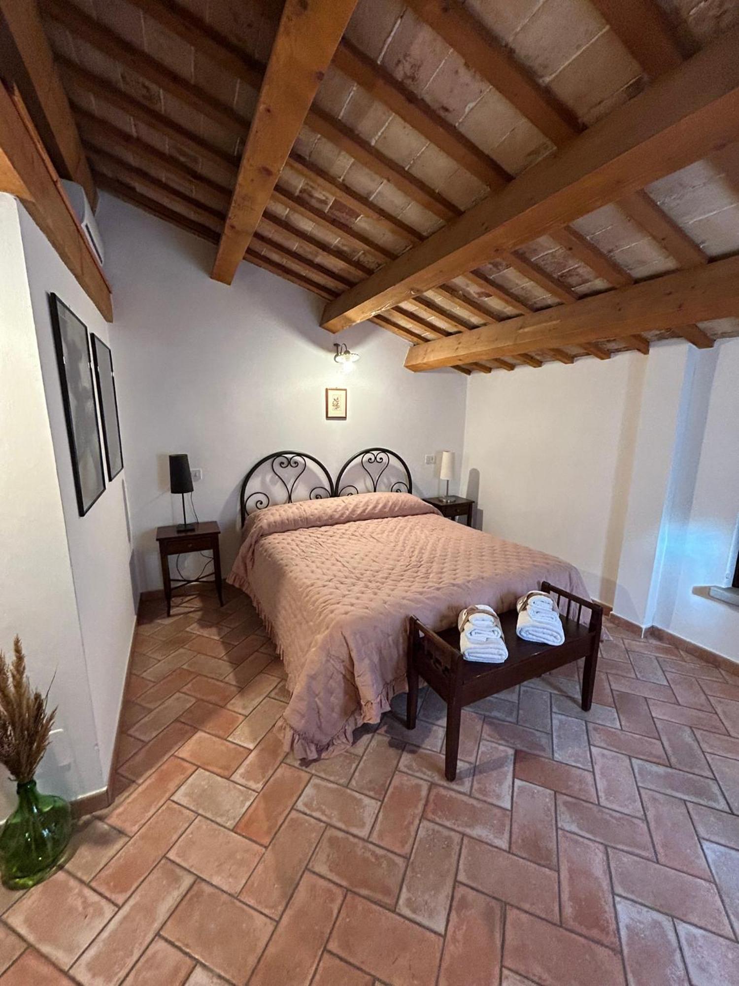 Al Castello Hotel Tavullia Exterior photo